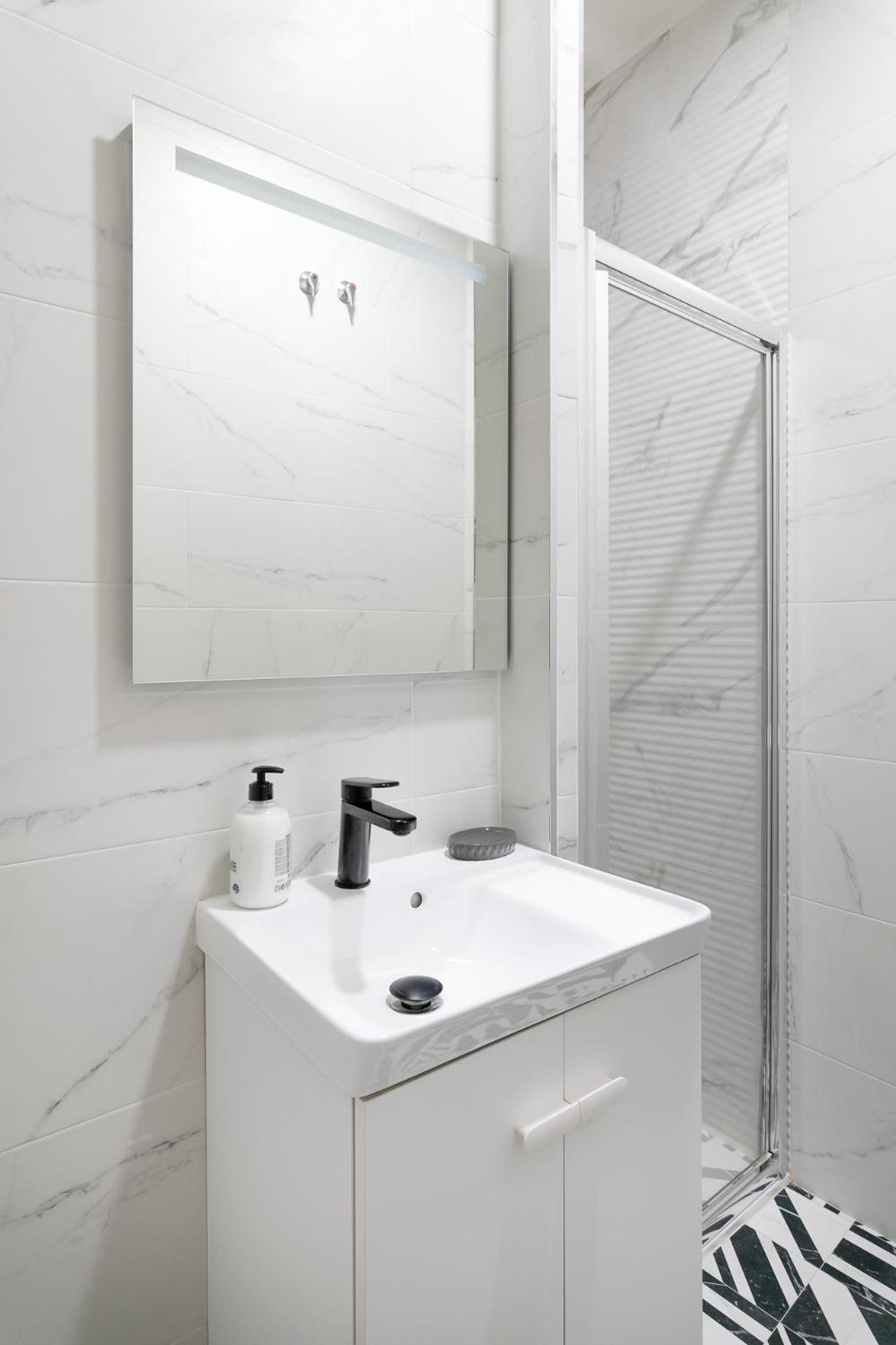 Casa Mila Sv19 Guesthouse لقنت الغرفة الصورة